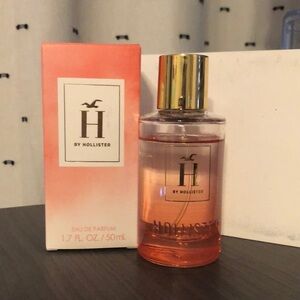 H by Hollister Perfume
Slightly used with box